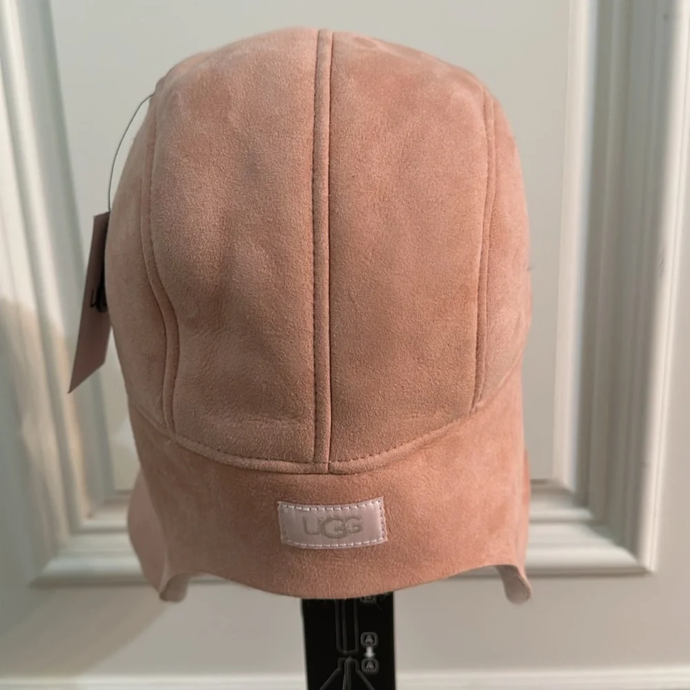 New UGG kids Shearling Sheep Skin Hat. Pink. Size 4-6 Years.